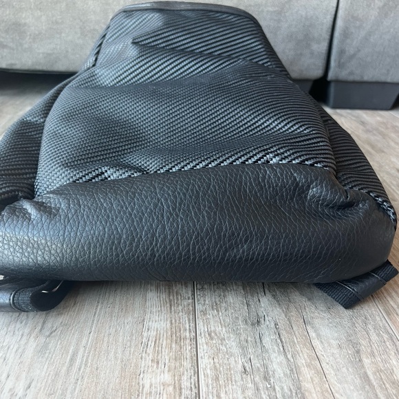 Pistil Hood River Oregon Quality Made Travel Laptop Backpack - Picture 6 of 9